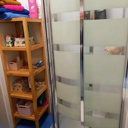 Apartamento En Zona Residencial Con Piscina *