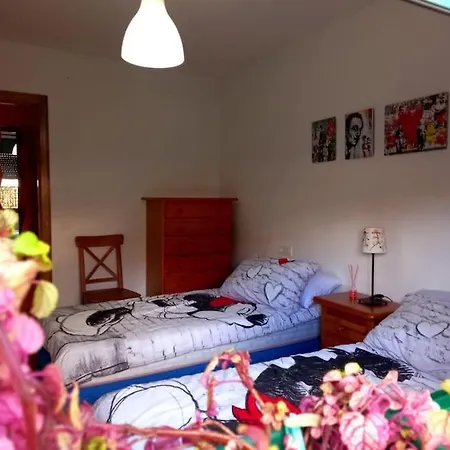 Apartamento En Zona Residencial Con Piscina *